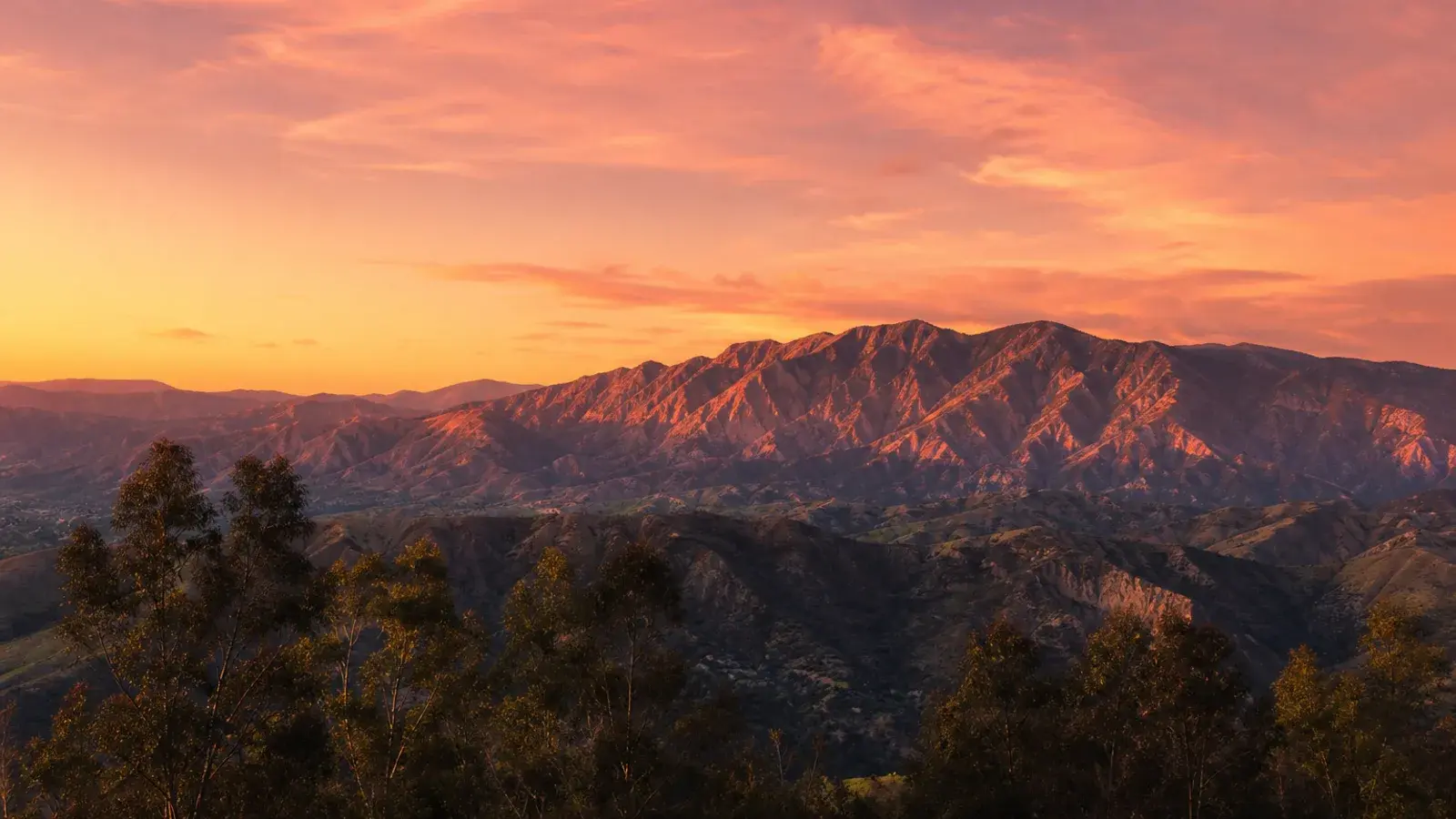 San Gabriel Mountains foothills sunset view above Pasadena | SurgiSculpt®