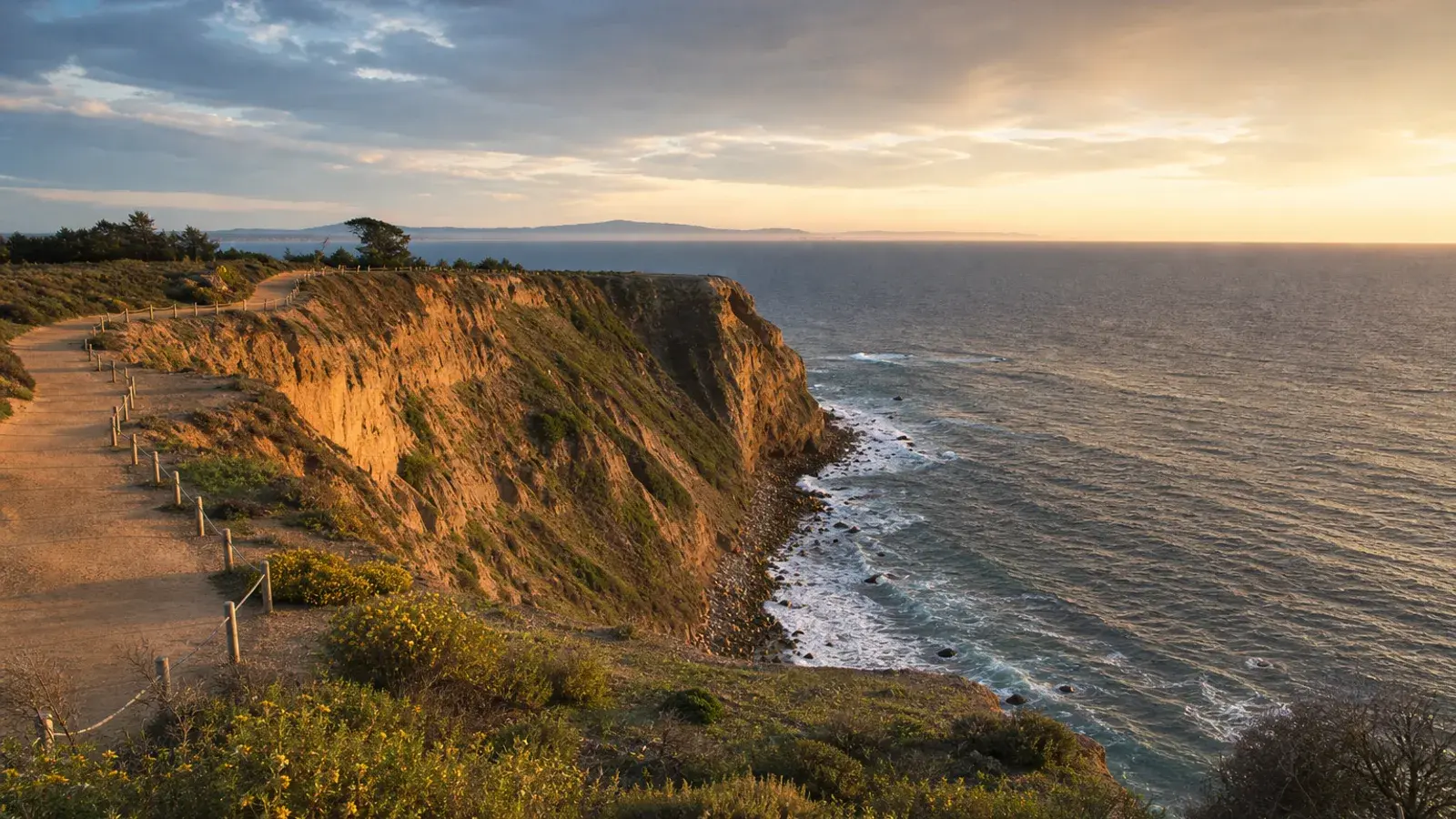 Point Fermin coastal cliffs at golden hour — HD Liposuction lifestyle context in San Pedro | SurgiSculpt®