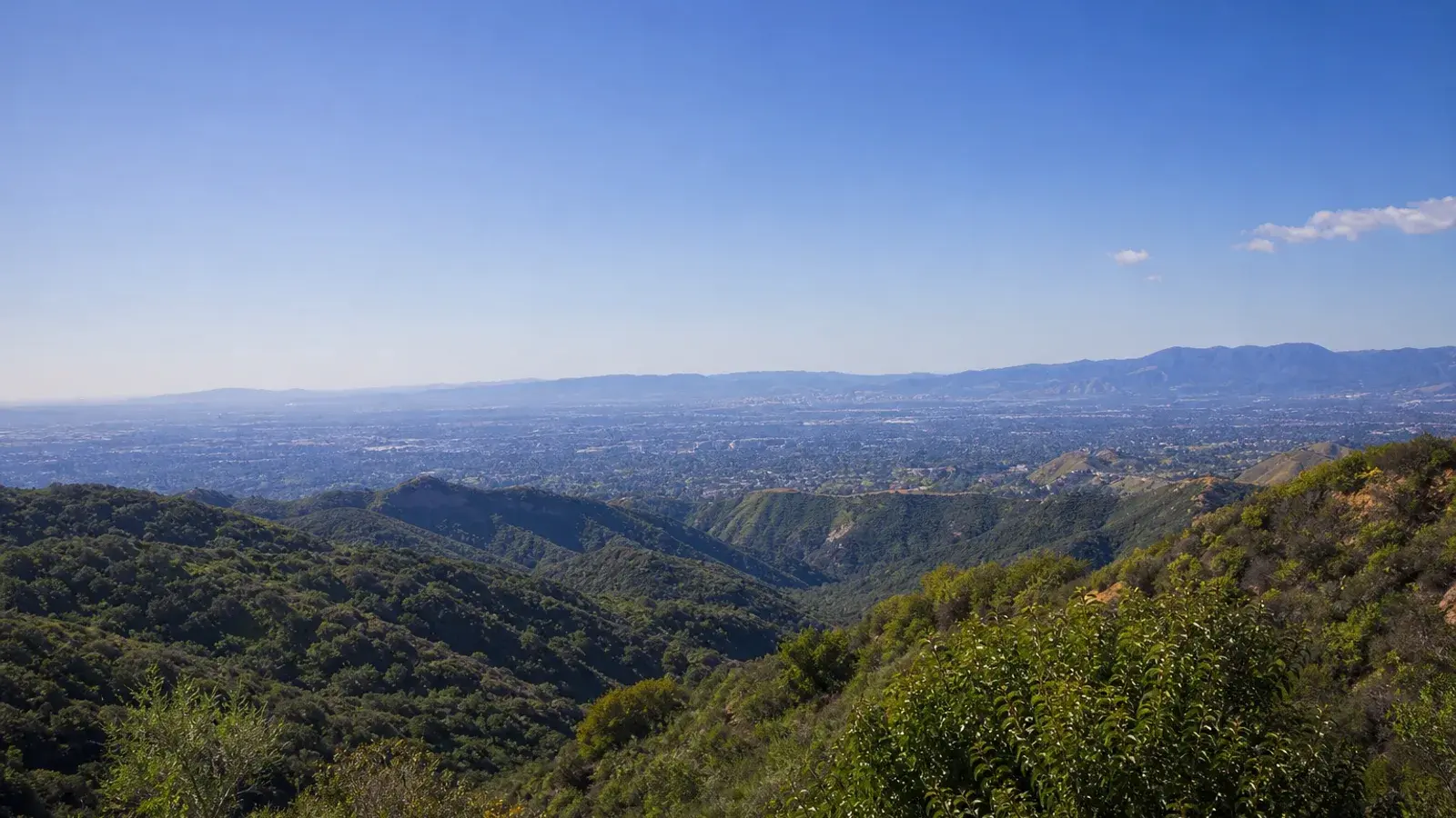 Santa Monica Mountains vista from Encino overlook — gynecomastia lifestyle Santa Monica Mountains vista from Encino overlook — gynecomastia lifestyle | SurgiSculpt®