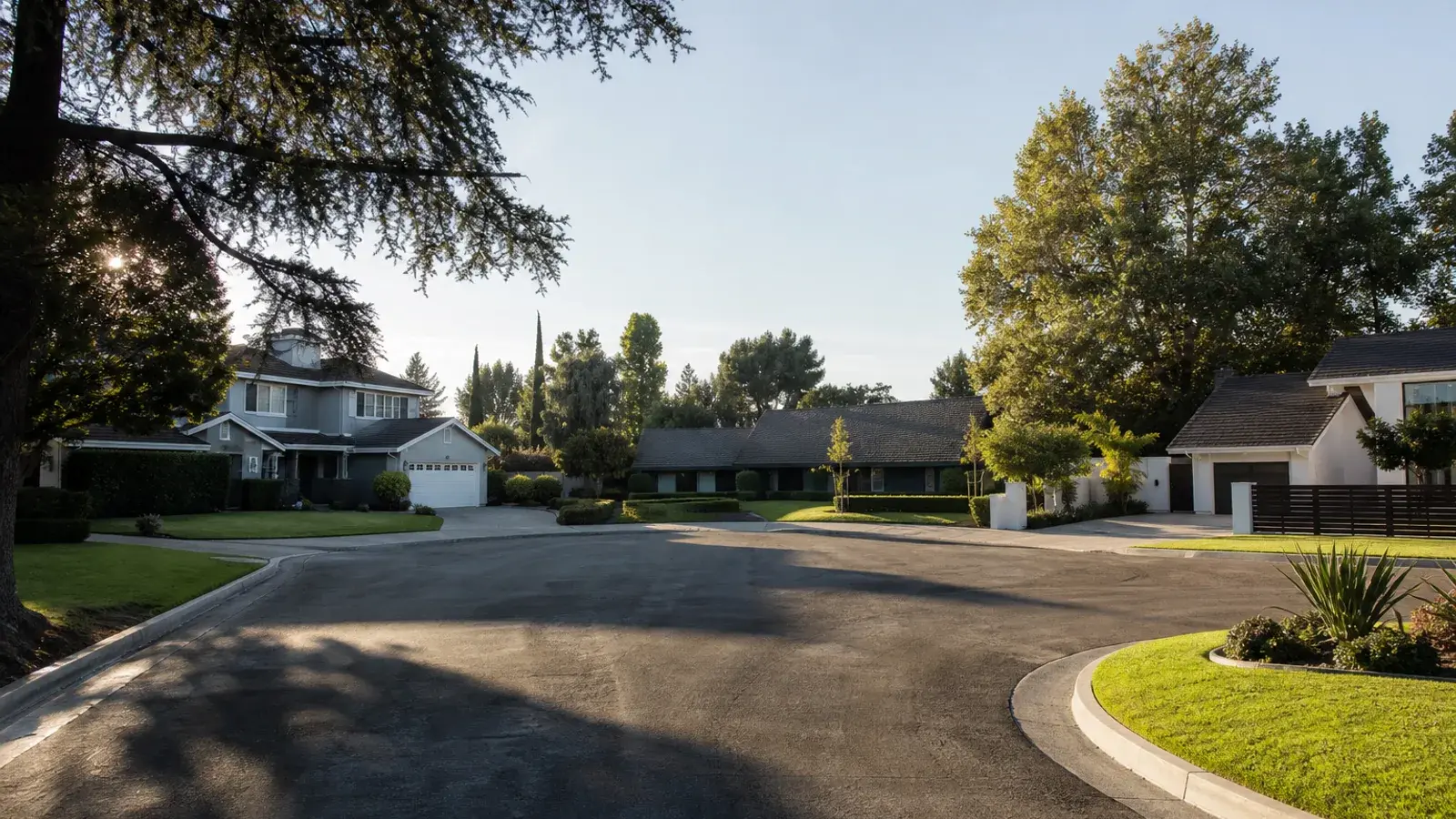 Quiet Encino residential cul-de-sac morning — tummy tuck recovery mood Quiet Encino residential cul-de-sac morning — tummy tuck recovery mood | SurgiSculpt®