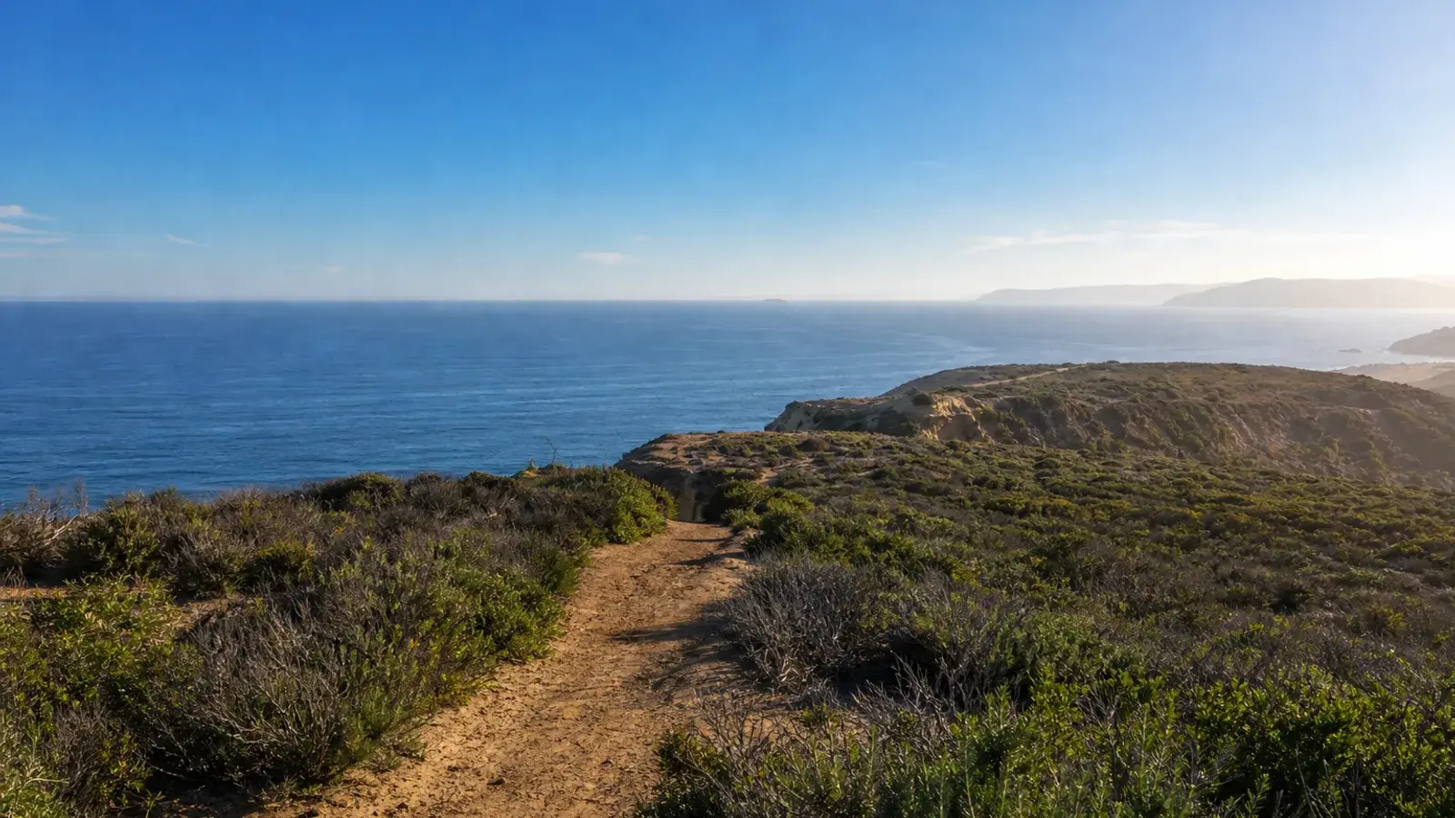 Pacific vista from Laguna Niguel coastal bluff overlook — HD Liposuction context Pacific vista from Laguna Niguel coastal bluff overlook — HD Liposuction context | SurgiSculpt®